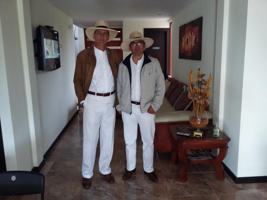 Hotel Las Mercedes Airport-Quito Табабела Экстерьер фото