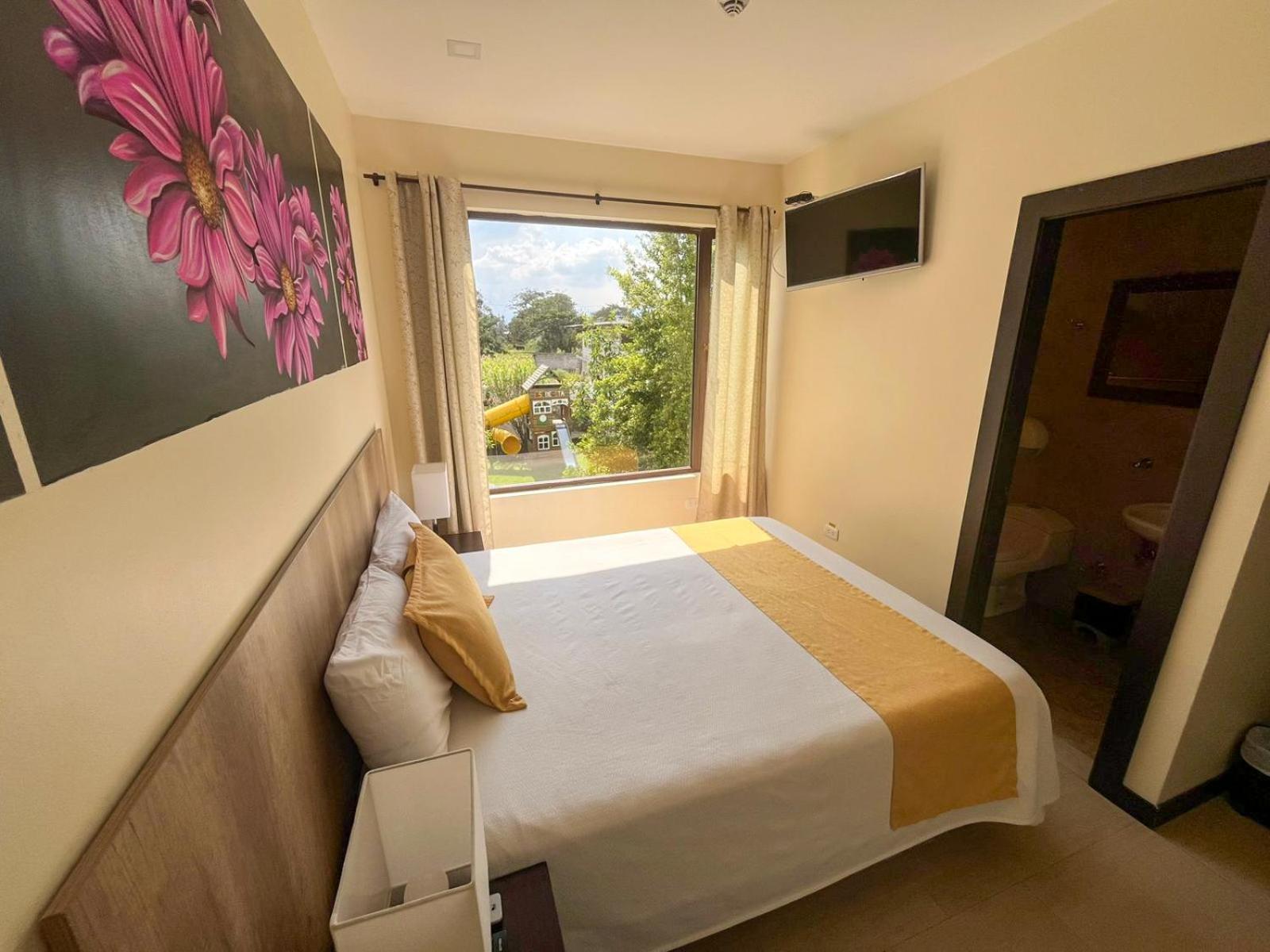 Hotel Las Mercedes Airport-Quito Табабела Экстерьер фото