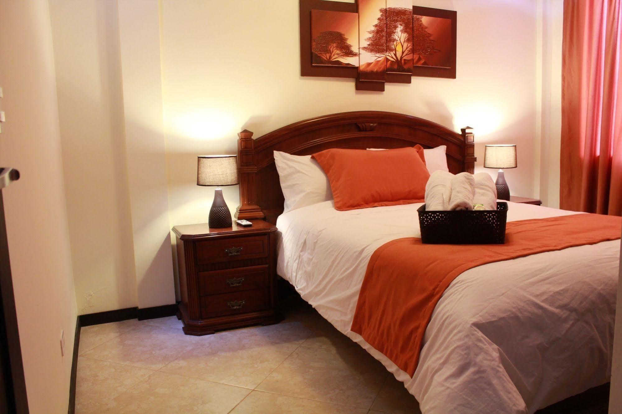 Hotel Las Mercedes Airport-Quito Табабела Экстерьер фото