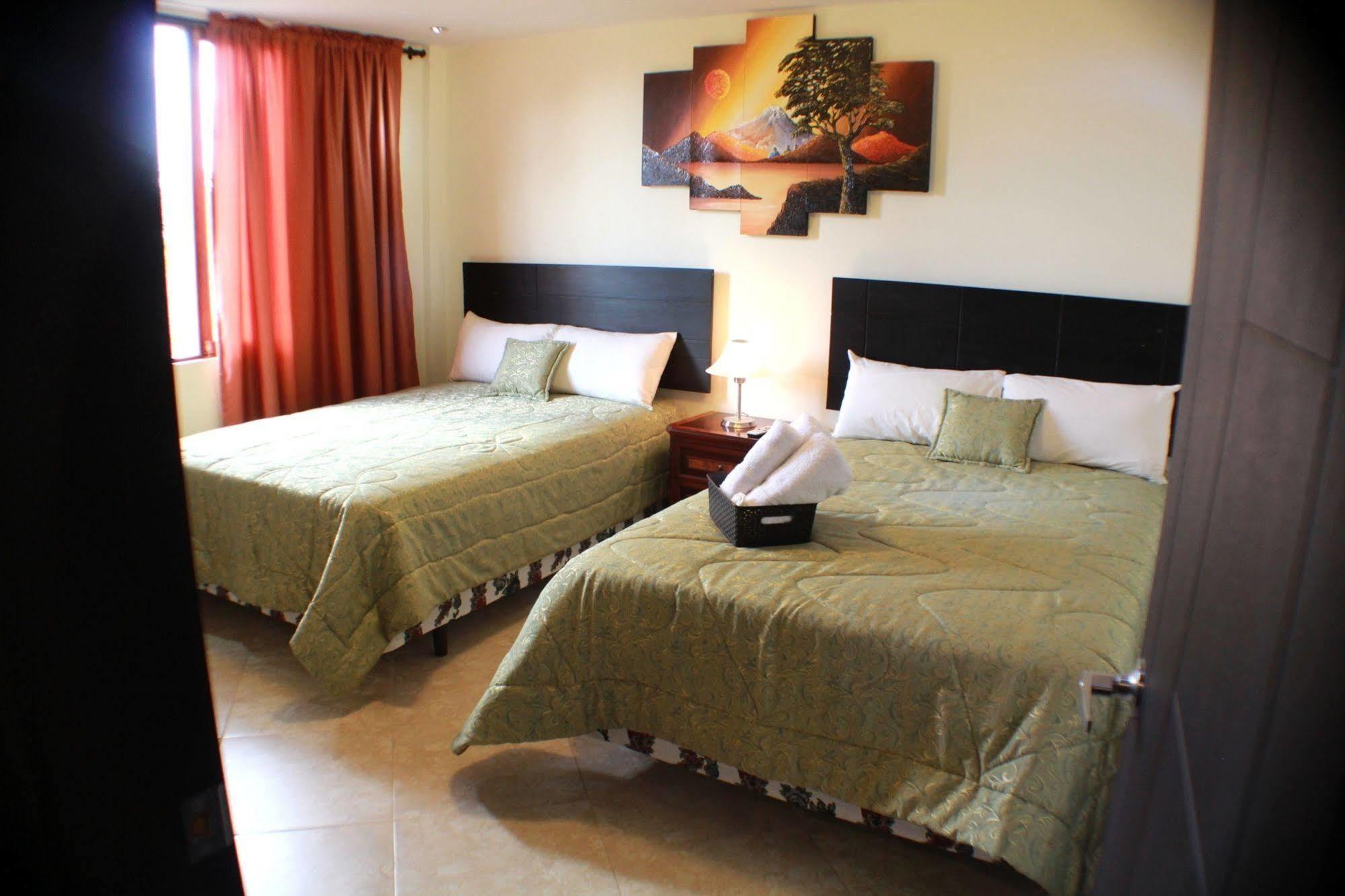 Hotel Las Mercedes Airport-Quito Табабела Экстерьер фото
