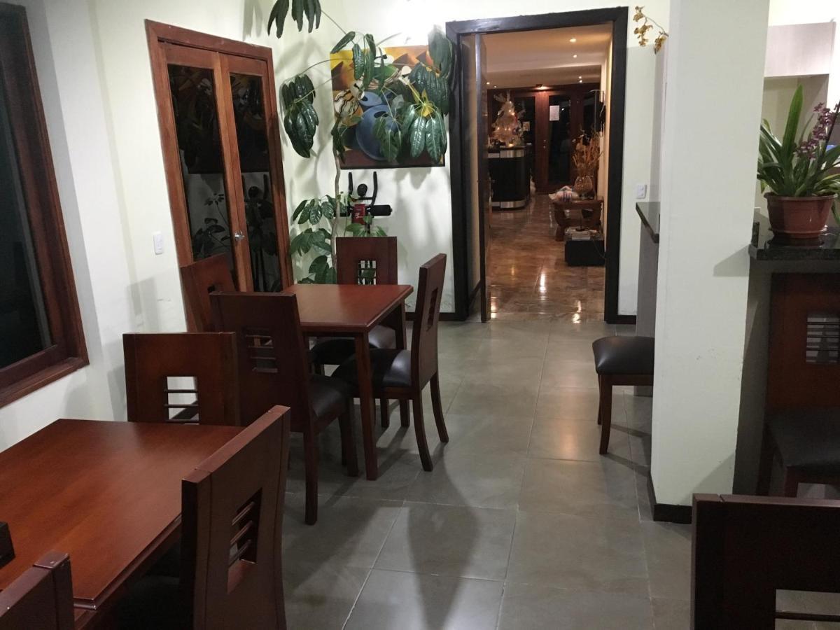Hotel Las Mercedes Airport-Quito Табабела Экстерьер фото
