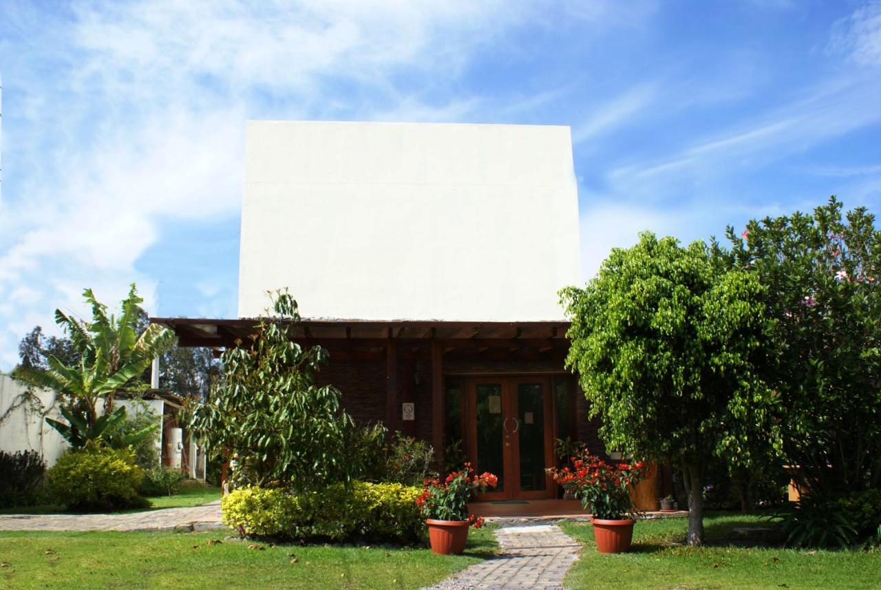 Hotel Las Mercedes Airport-Quito Табабела Экстерьер фото